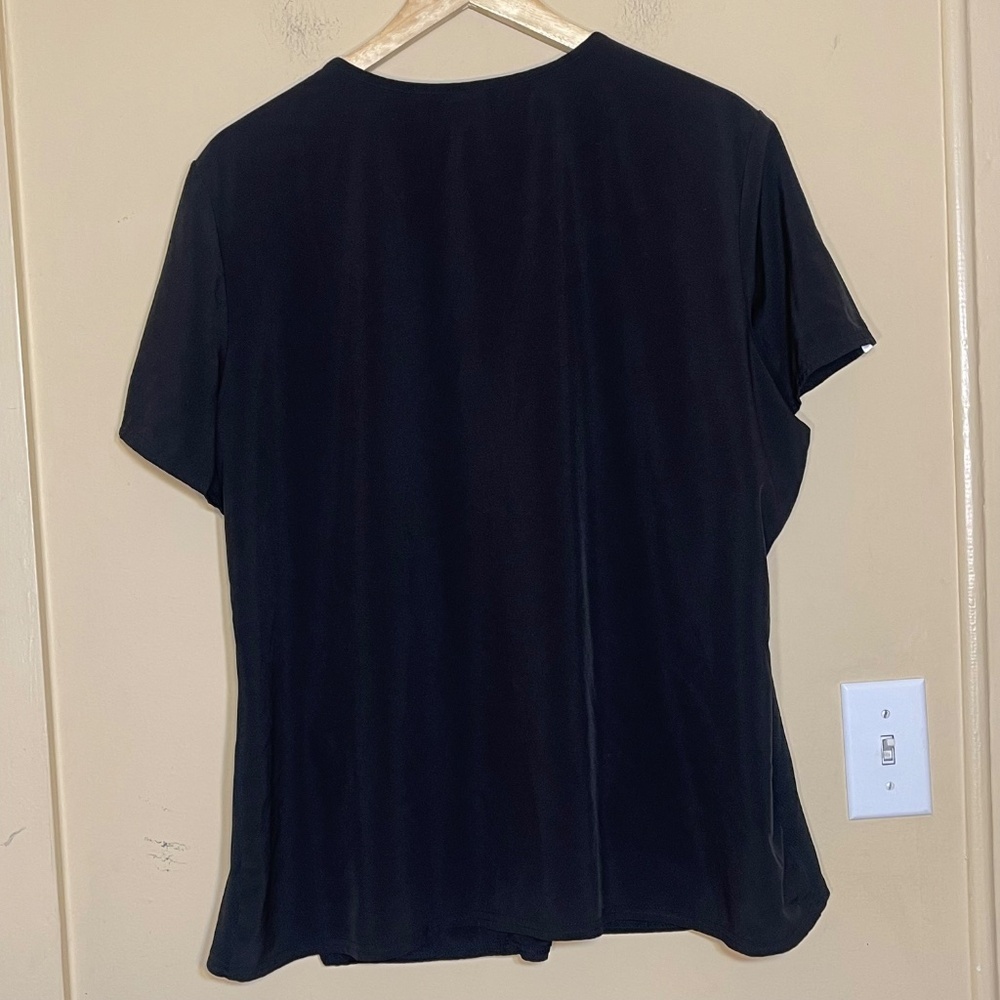 Figs Black Women's Top - Picture 2 of 8